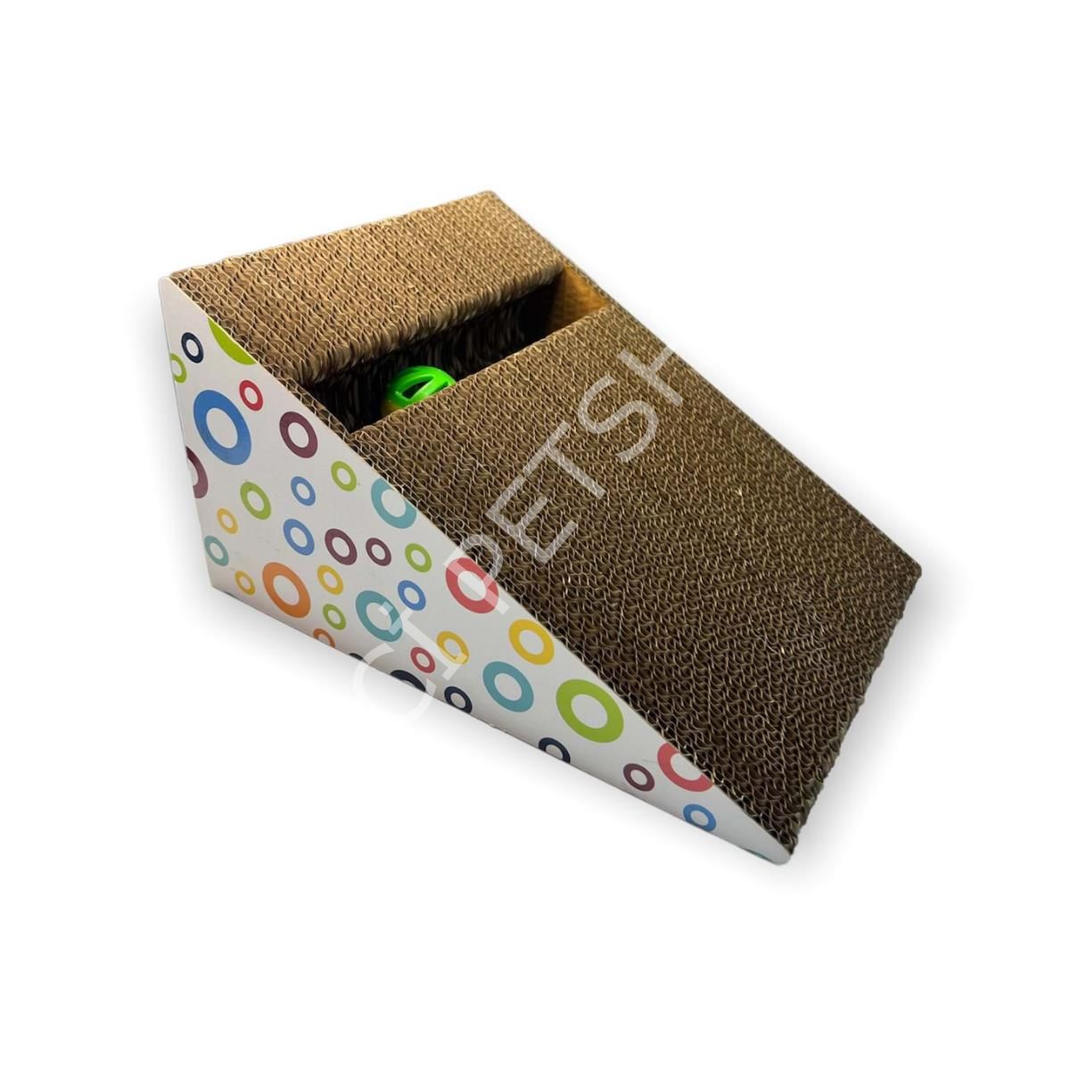 Fancy Paws Dik Eğimli Oyuncaklı Karton Kedi Tırmalama 27,5x14,5x21cm